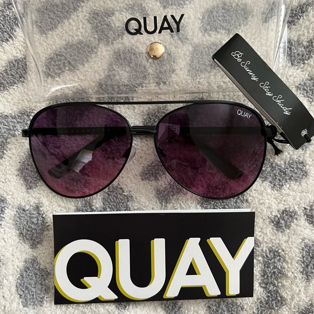 NWT Quay x Chrissy Vivienne Aviator Sunglasses